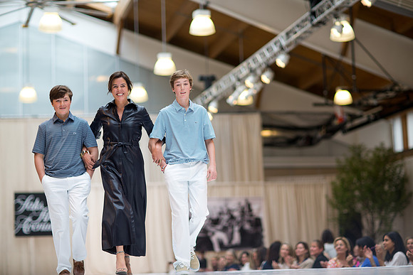 fashionshow19_runway_mk_0241