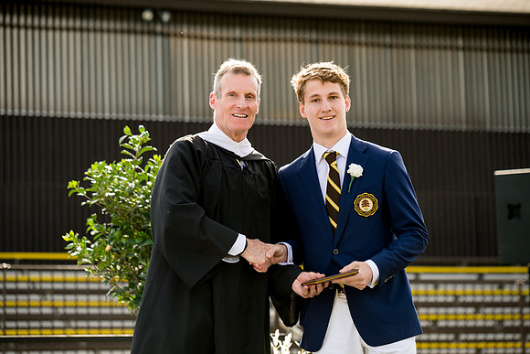 graduation22_diplomas_ah_0323