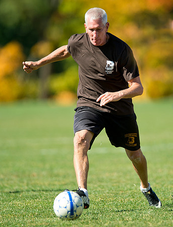 alumni_soccer14_db_9933