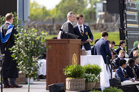 graduation22_diplomas_gh_0704