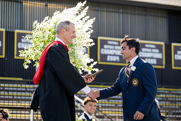 graduation24_diploma_ah_0380