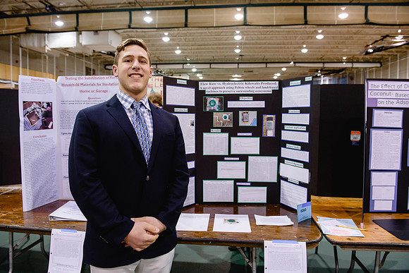 sciencefair17_us_hp_6956