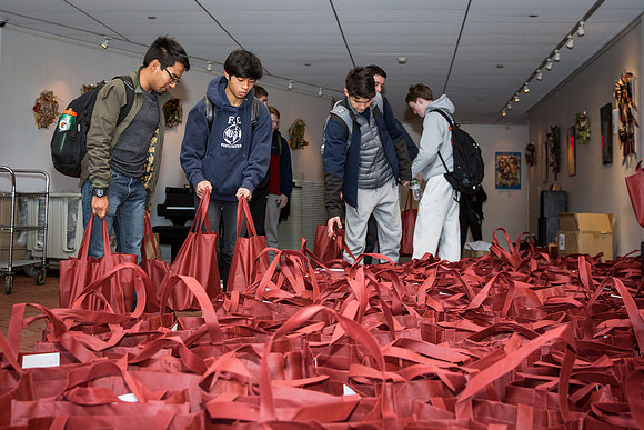 thanksgiving_fooddrive_us_jfess_4492