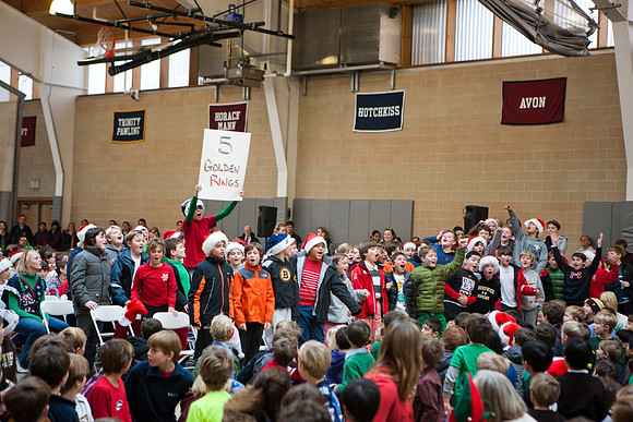 holidayassembly_all_mkras_9692