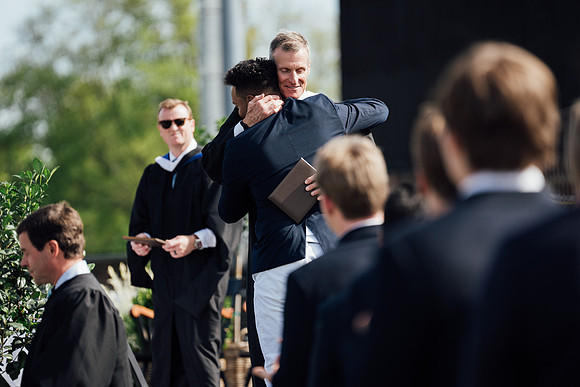 graduation22_diplomas_jk_7598