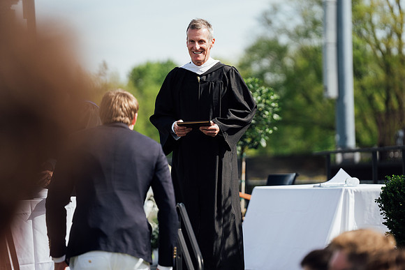 graduation22_diplomas_jk_7575