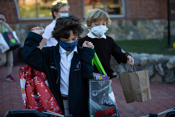 thanksgiving21_fooddrive_ls_gh_0020