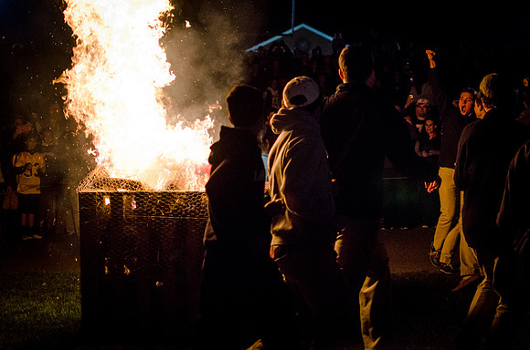 homecoming13_bonfire_wkl_1327