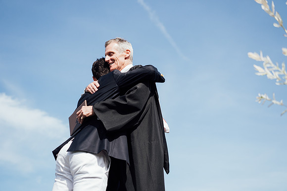graduation22_diplomas_jk_7525