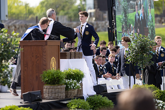 graduation22_diplomas_gh_0641
