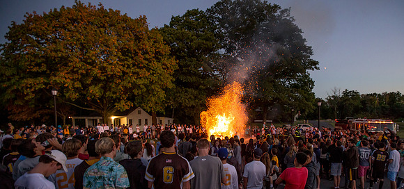 homecoming14_bonfire_jfess_9707