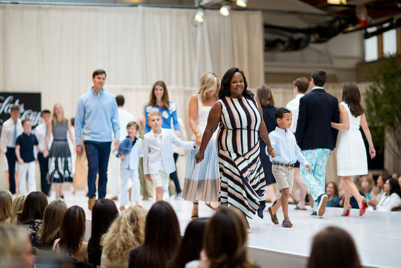 fashionshow19_runway_mk_0432