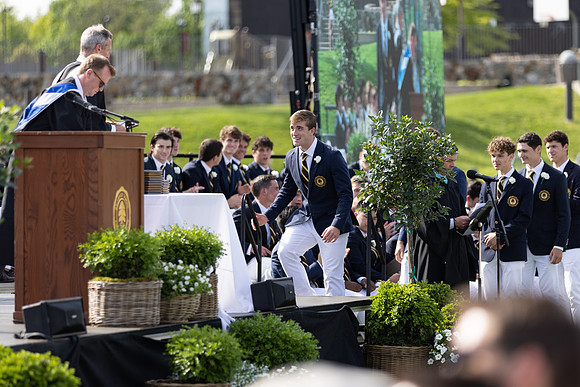 graduation22_diplomas_gh_0702