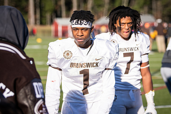 football_nepsac19_wkl8_1521