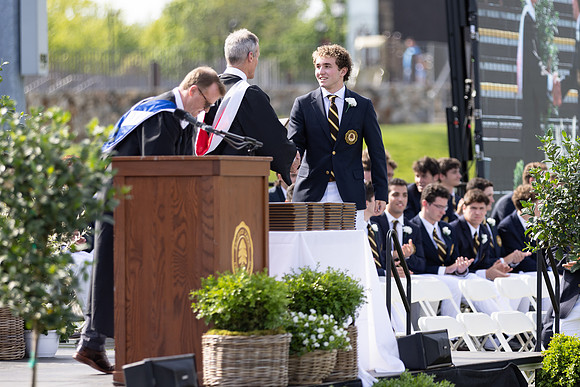 graduation22_diplomas_gh_0666