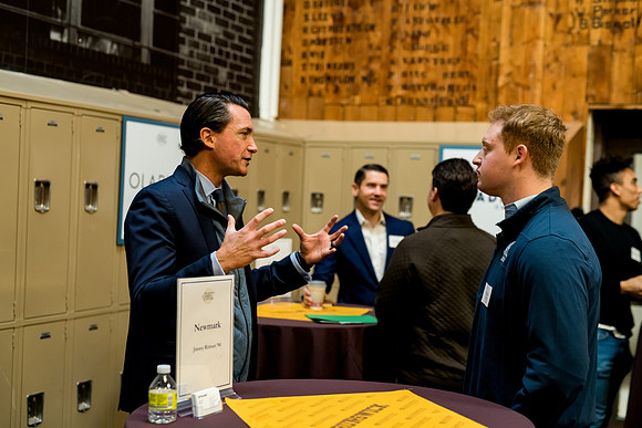careercenter_tablenetworking22_ah_0039