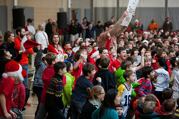 holidayassembly_all_mkras_9699