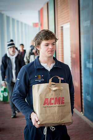 thanksgiving18_fooddrive_us_7920