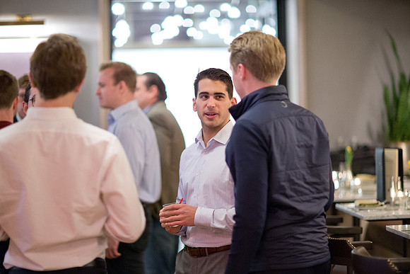 alumni_nyc_happyhr19_mkras_0039