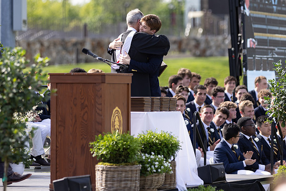 graduation22_diplomas_gh_0607