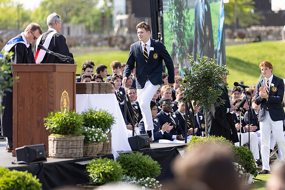 graduation22_diplomas_gh_0557