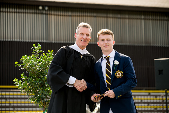 graduation22_diplomas_ah_0307