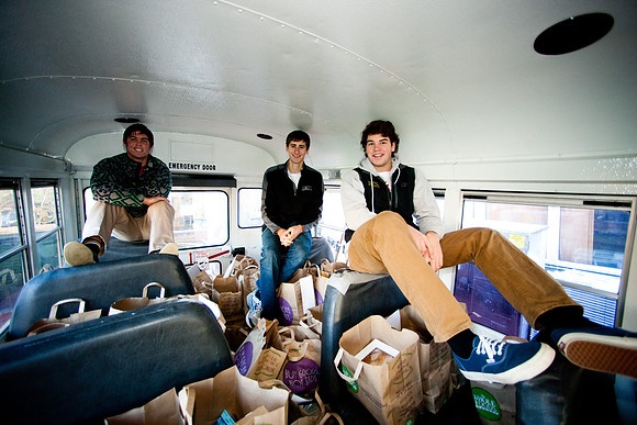 thanksgiving_fooddrive_us_mkras_0187