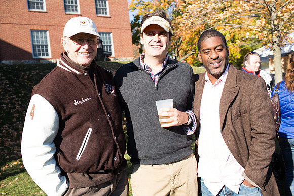 alumni_tent_crowd_hc13_jk_6258
