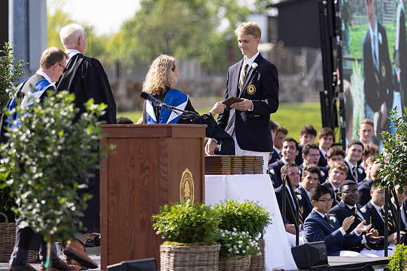 graduation22_diplomas_gh_0514