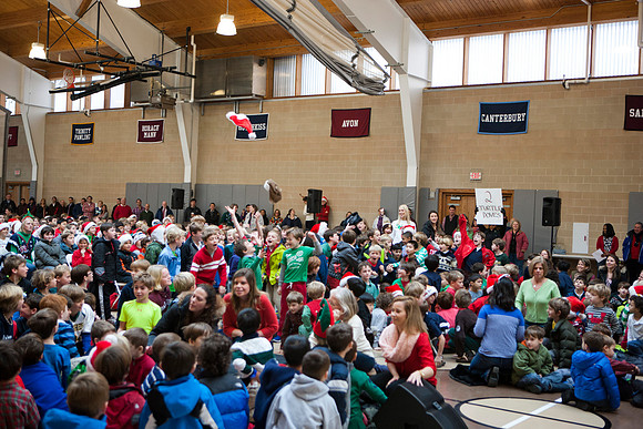 holidayassembly_all_mkras_9686