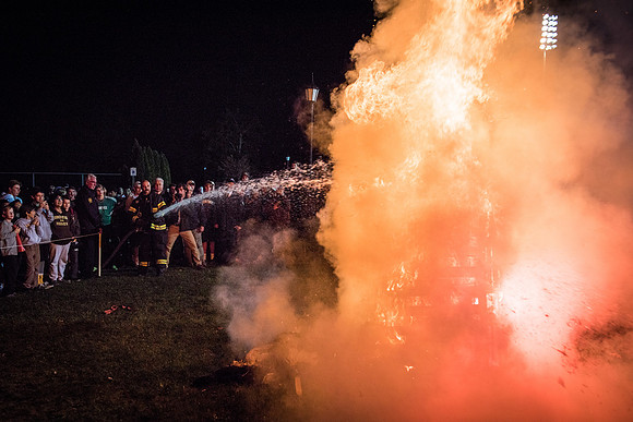 hc17_bonfireworks_wkl_2208