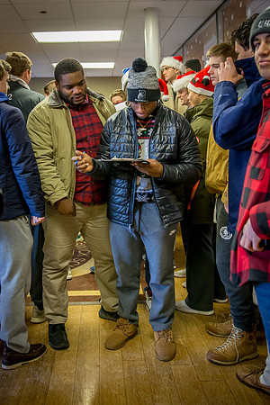 holiday19_handhake_jfess_0357