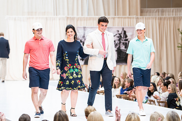 fashionshow19_runway_wkl_1300