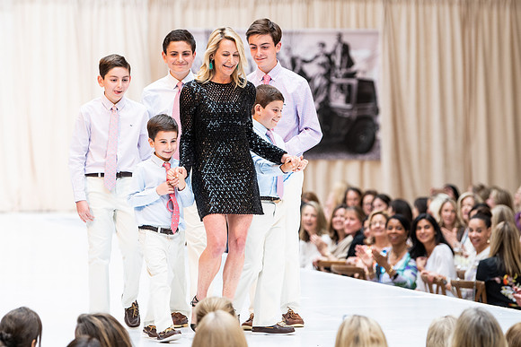 fashionshow19_runway_wkl_1185