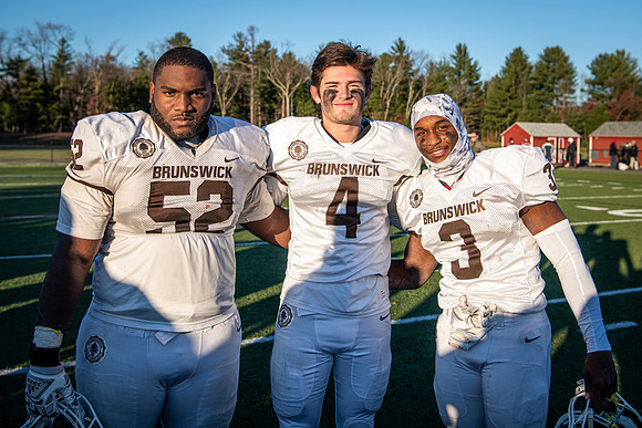 football_nepsac19_wkl8_2096