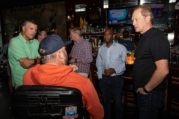 alumni_jannekouri_ride4paralyis_happyhour_gh_0008