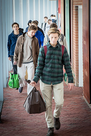thanksgiving18_fooddrive_us_7929