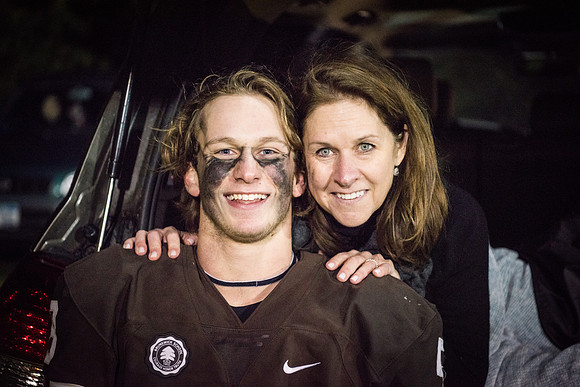 hc16_football_wkl_8424