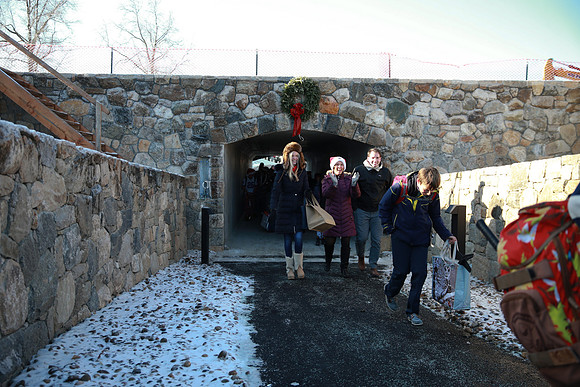 holiday19_bearcave_mkras_0073