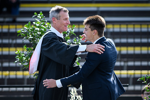 graduation22_diplomas_wkl_0904