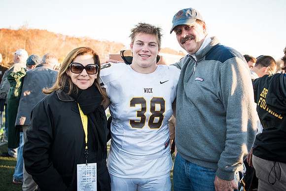 football_nepsac16_wkl_4615