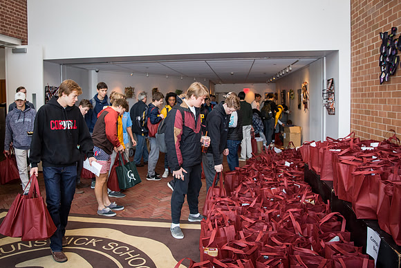 thanksgiving_fooddrive_us_jfess_4468