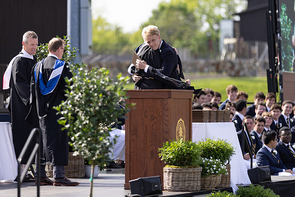 graduation22_diplomas_gh_0516