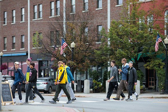 randolphvt1819_trip01_walktotown_bdf_8502