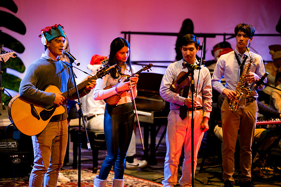 holidayconcert24_us_ah_0411