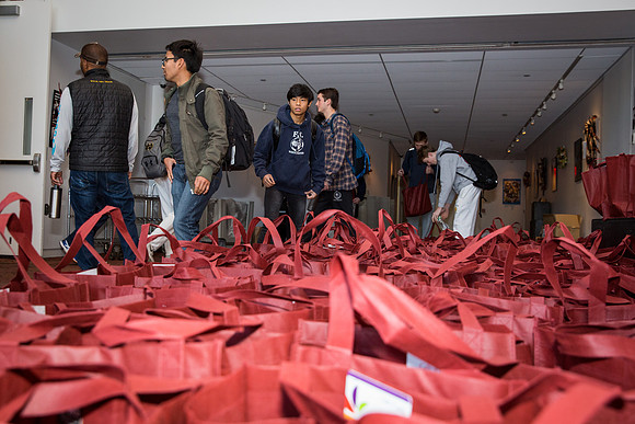 thanksgiving_fooddrive_us_jfess_4493