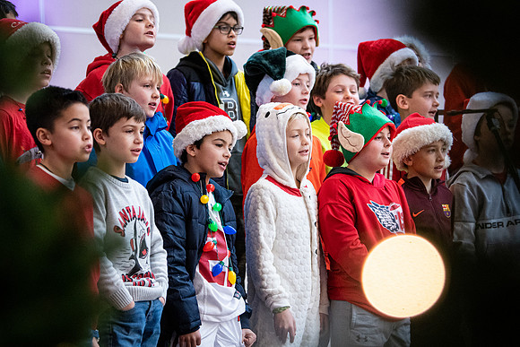holidayassembly19_wkl_3605