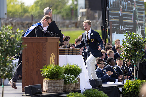 graduation22_diplomas_gh_0609