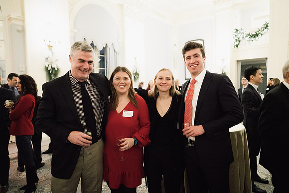alumni_holidayparty19_jk_2812
