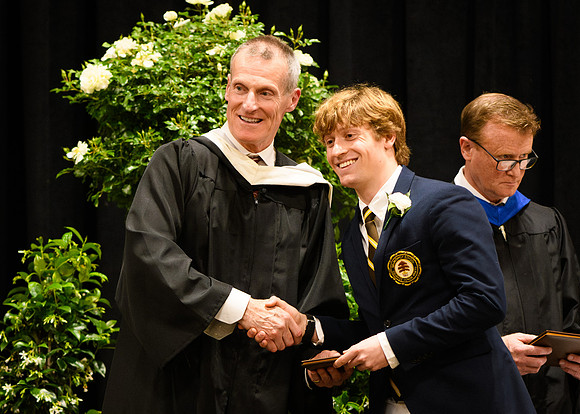 graduation25_diploma_wkl1_5417